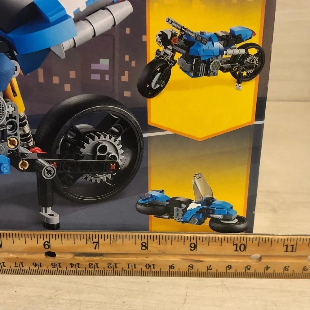 LEGO Creator 3 in 1 Superbike #31114 Building Kit (236 Pieces) NIB NEW Pls Read